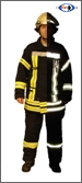 Feuerwehrschutzkleidung bei Tag und bei Nacht